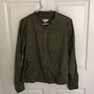 Green lightweight jacket